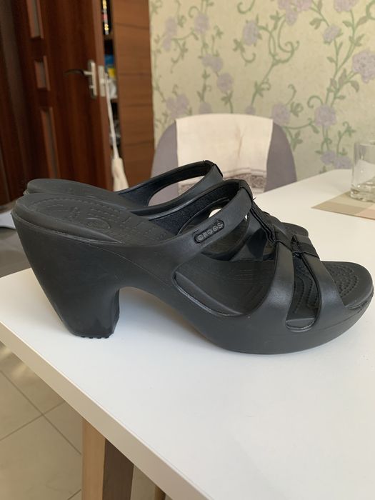 Crocs босоніжки на підборах ( оригінал) р. 39