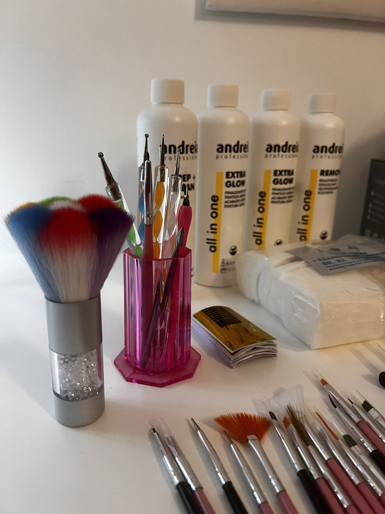 Kit completo para fazer unhas
