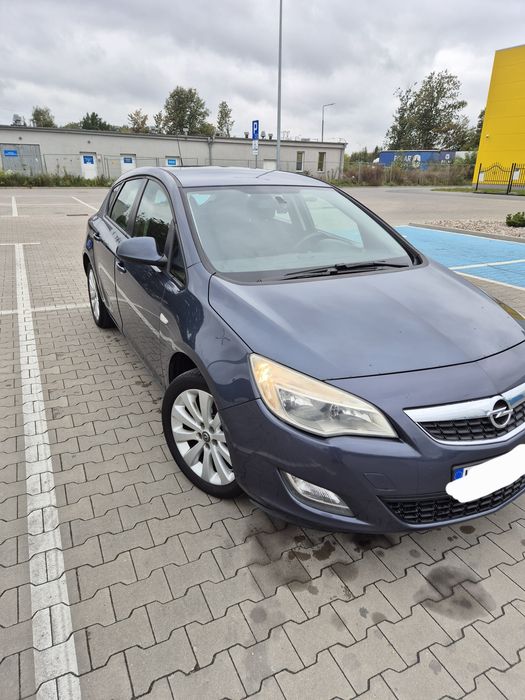 Opel astra j bezwypadkowy LPG