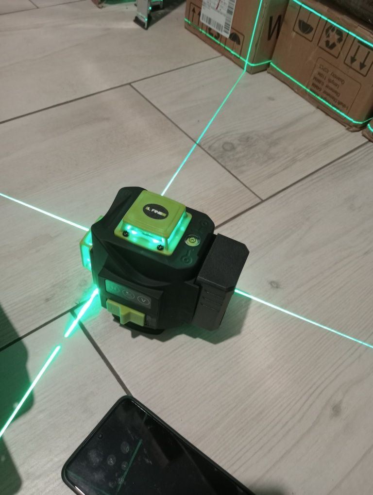 Poziomica laserowa 4d zielona 2xaku walizka