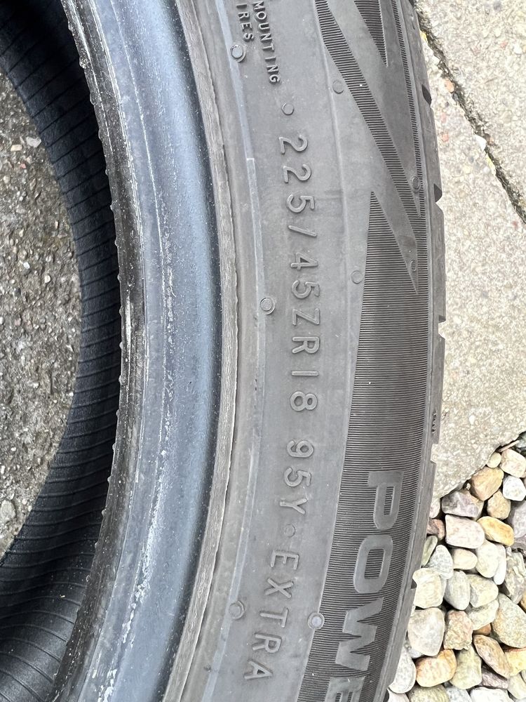 Nokian 225/45R18 4 szt letnie 2021r