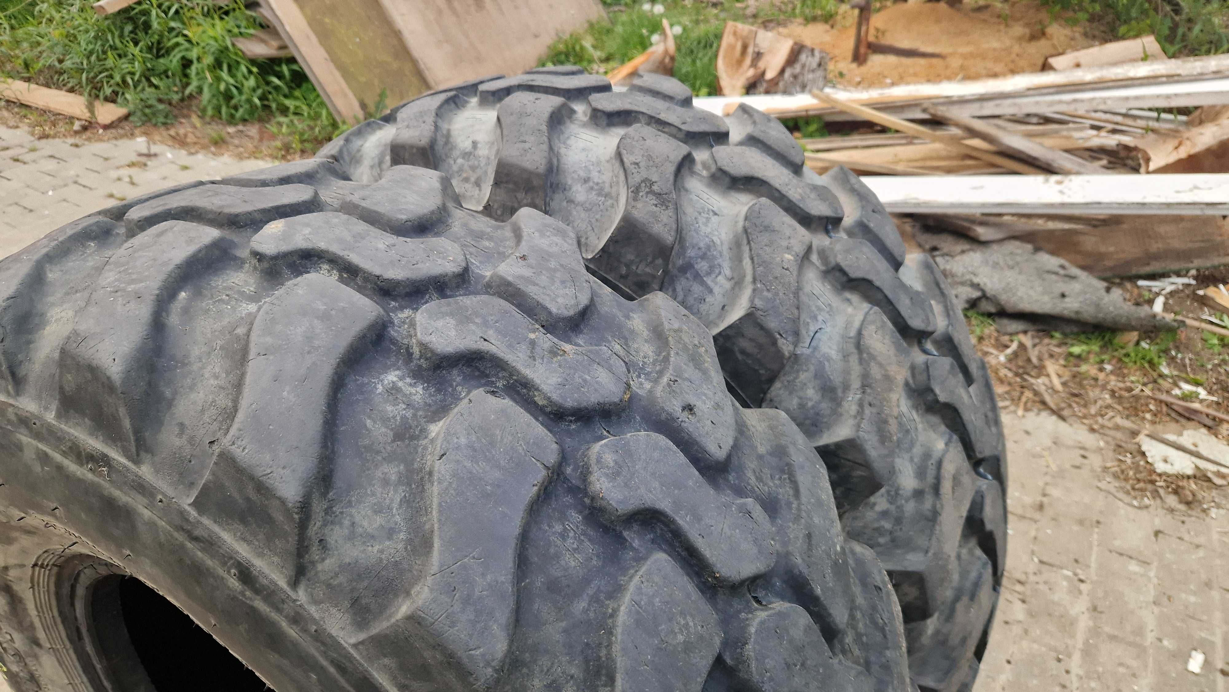 365/70r18 12.5/80-18, 12.5-18, 340/80-18 Dunlop 90%