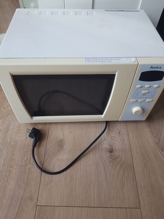 Mikrofalowka Amica AMM 17E70