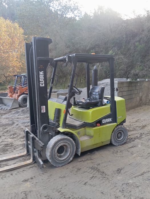 Empilhador Clark