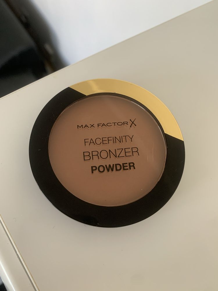 Max factor bronzer