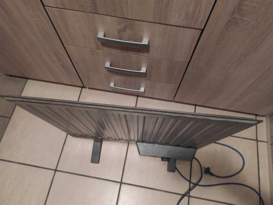 Grzejnik elektryczny - panelowy