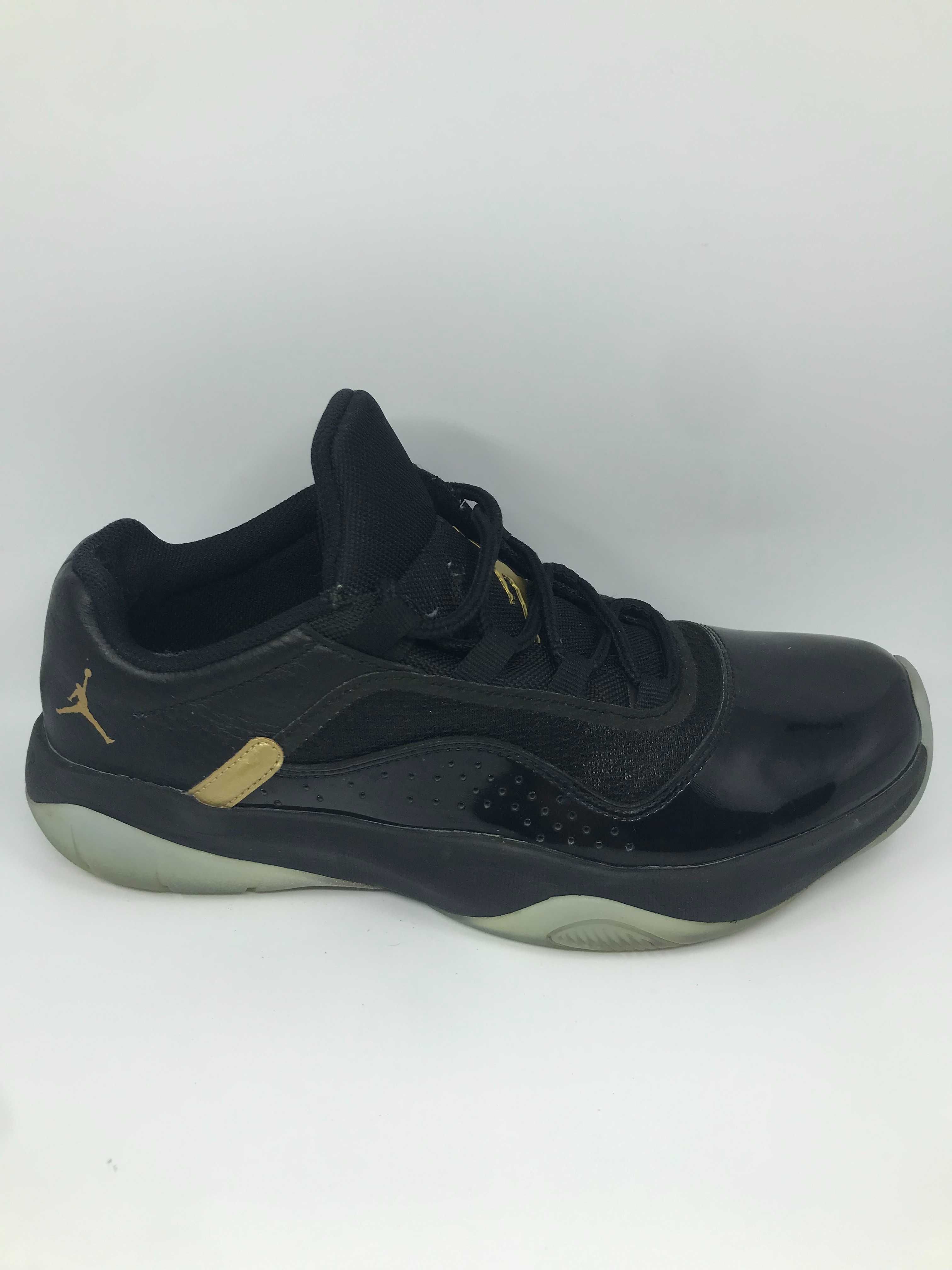 AIR JORDAN 11 r.42 oryginalne buty męskie w dobrym stanie