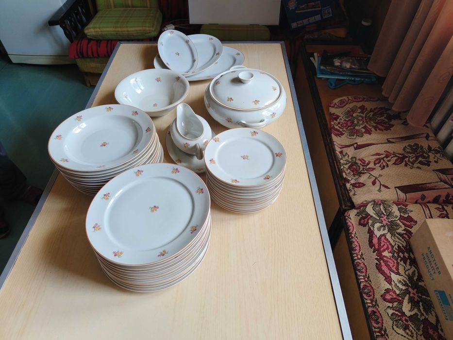Zestaw 12 osobowy obiadowy porcelana firmy Giesch