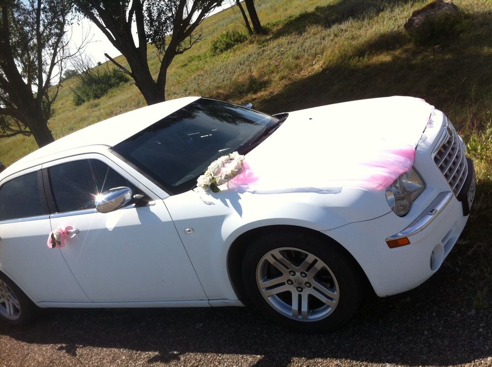 Заказ авто на свадьбу Chrysler 300C белый