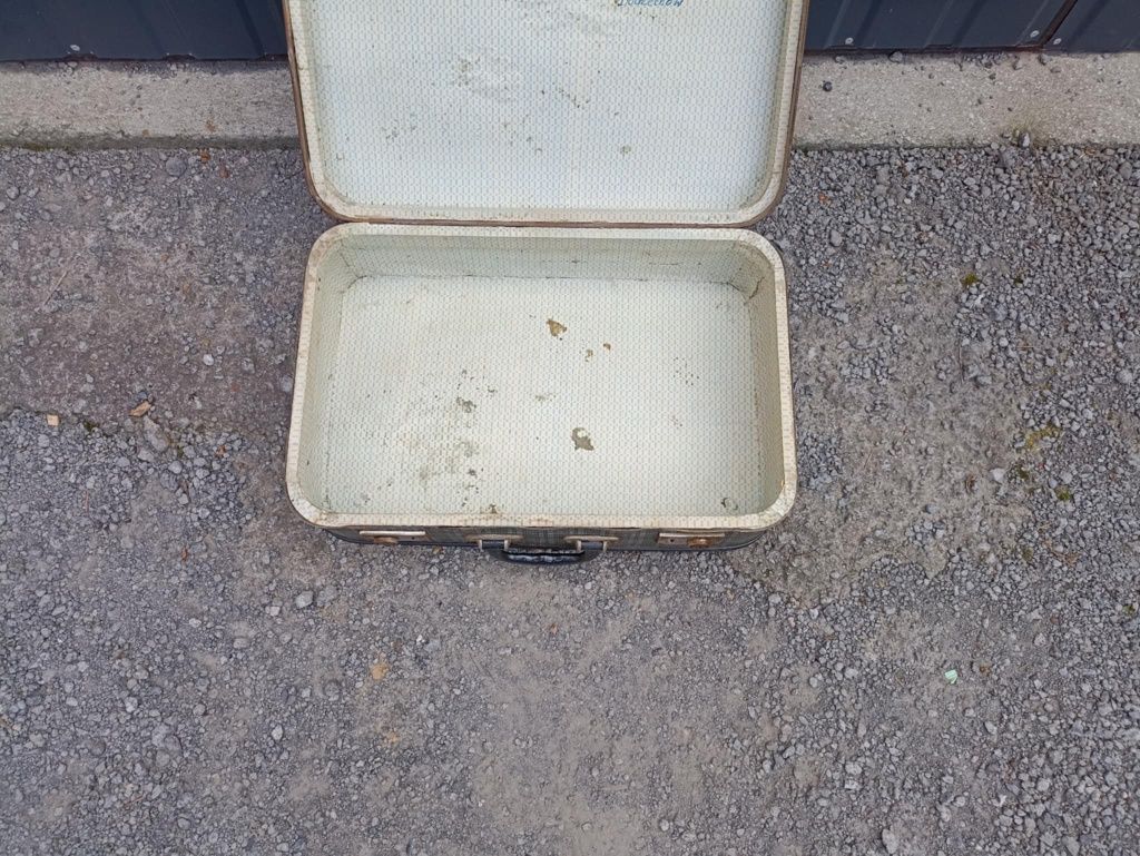 Stara walizka w kratę PRL vintage retro neseser