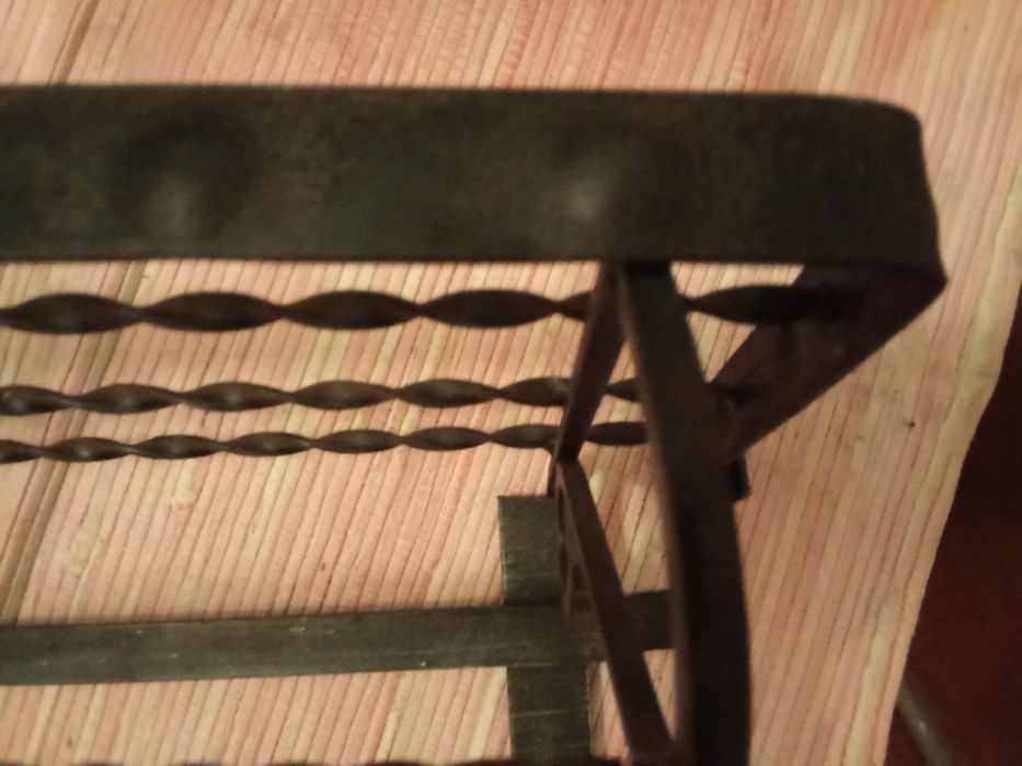 Cabide antigo. Ferro