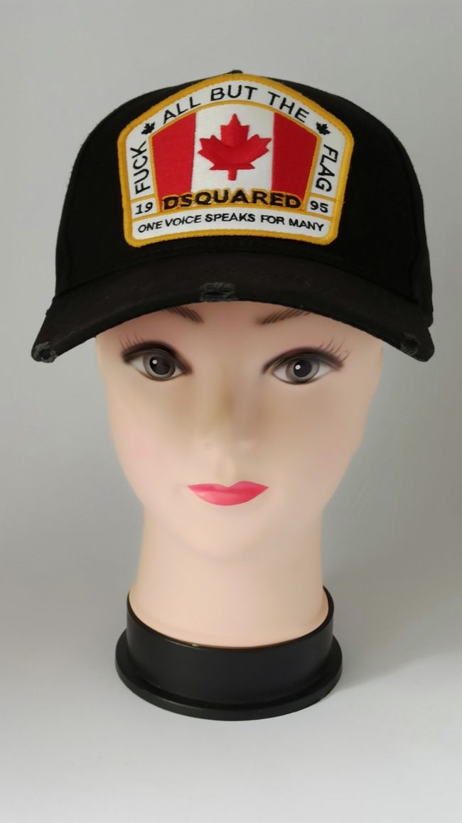 Бейсболка кепка с канадским флагом dsquared2