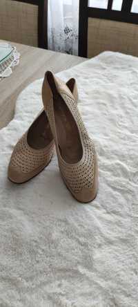 Eleganckie buty damskie