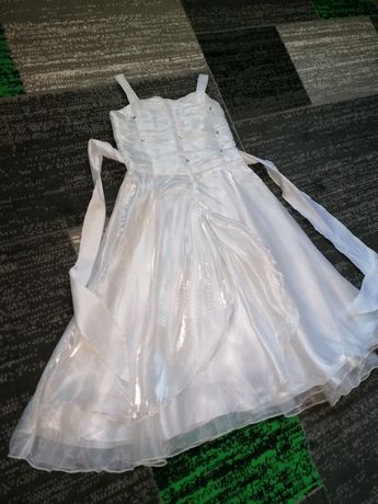 Biała sukienka 122