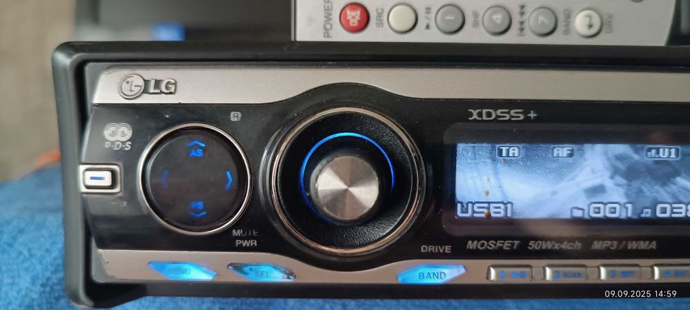 Магнитола LG lac-ua677r