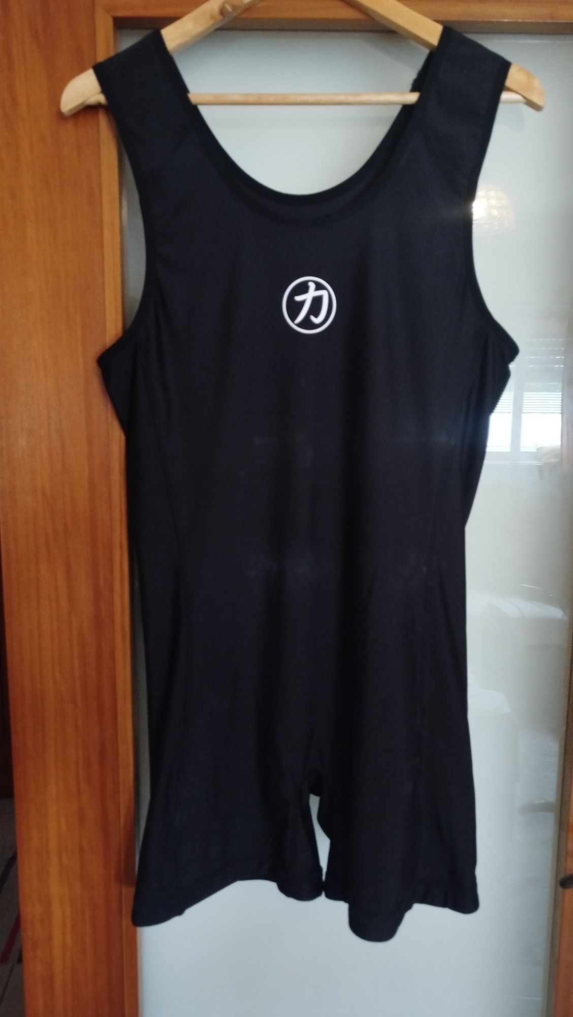 Equipamento powerlifting, musculação, halterofilismo