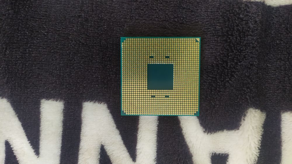 Продам процессор AMD Ryzen 5 1600 (6/12) BOX + кулер