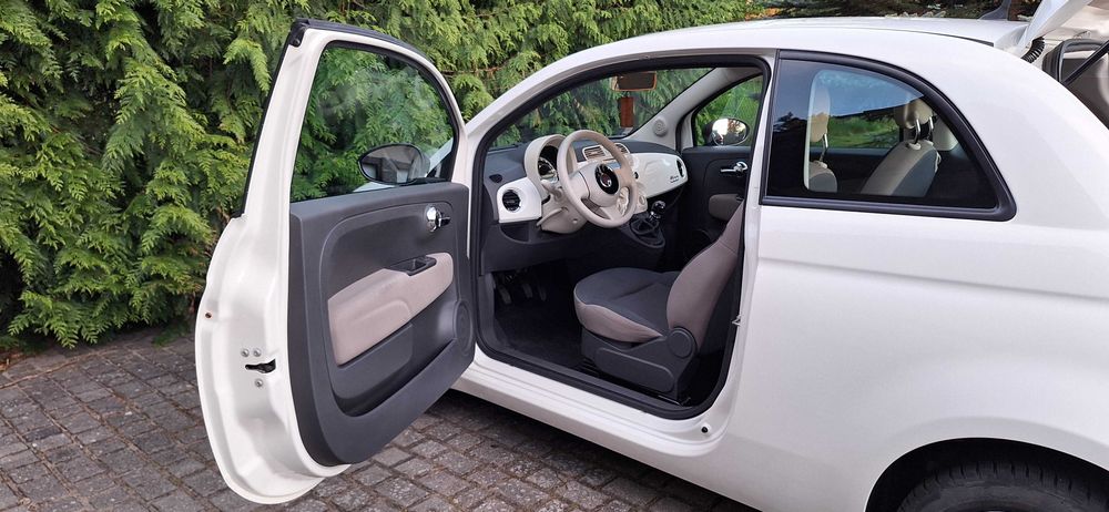 Fiat500, rok2015,niski przebieg 58263 km z oponami zima-lato