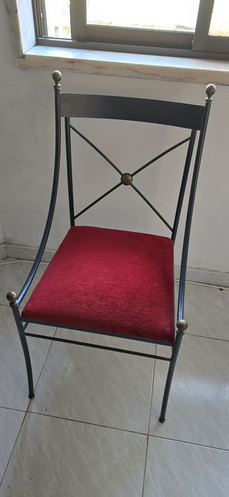 Mesa de refeição e 4 cadeiras + mesa de centro em ferro e vidro