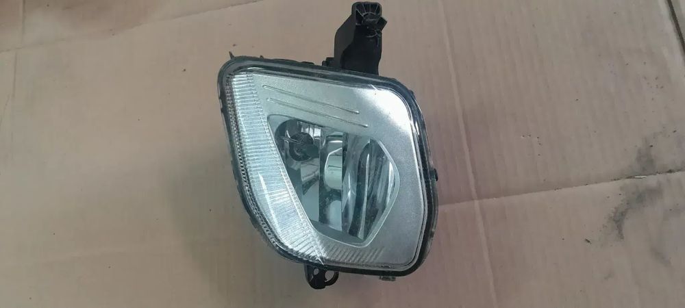 Ford Fiesta mk8 2020 halogen zderzak prawy przód