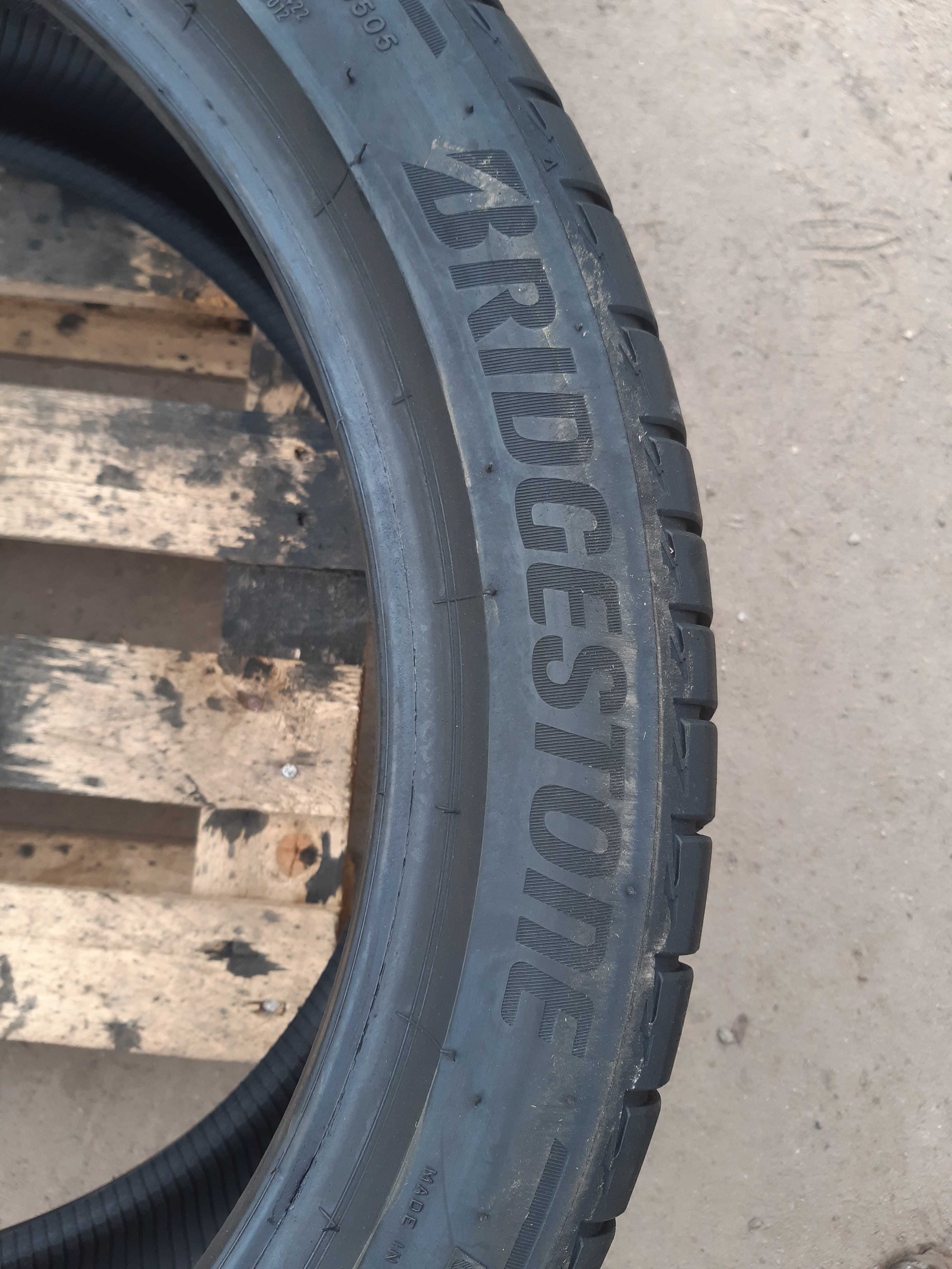 Opony letnie 255.40.20 Bridgestone 2019 rok