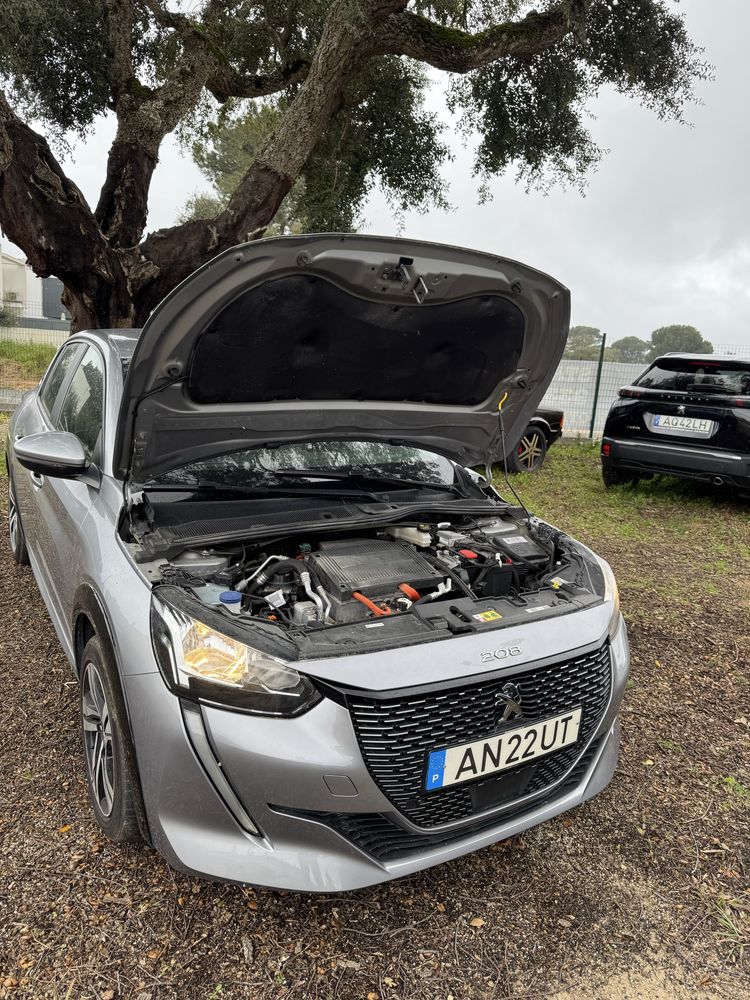 Peugeot e-208 100% elétrico Allure  Pack 136 cv