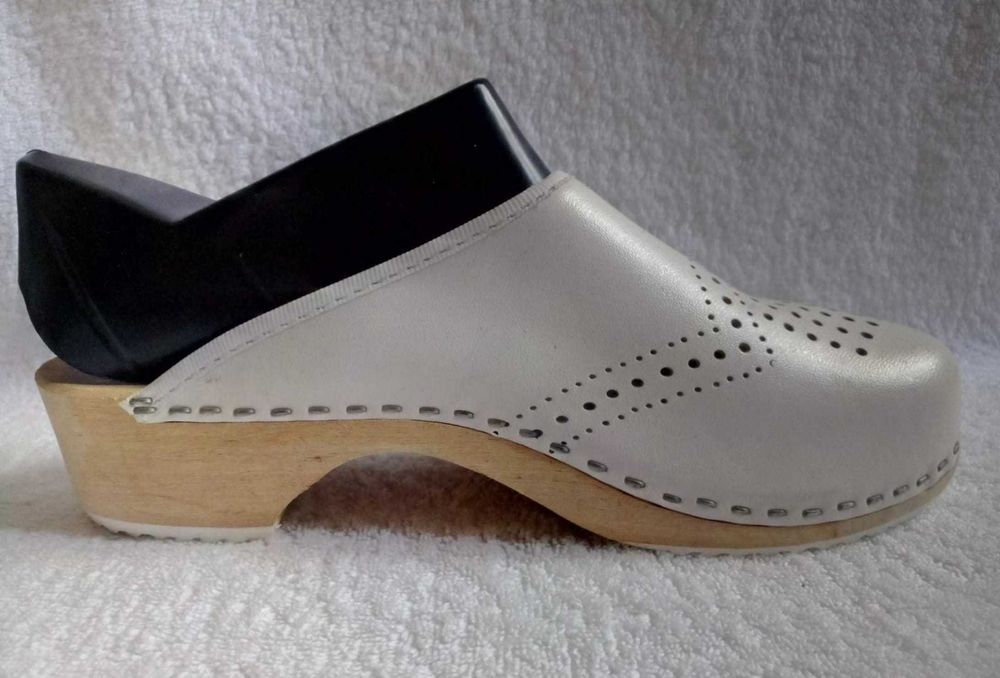 Сабо на деревянной подошве белого цвета р. 41 ( Италия)