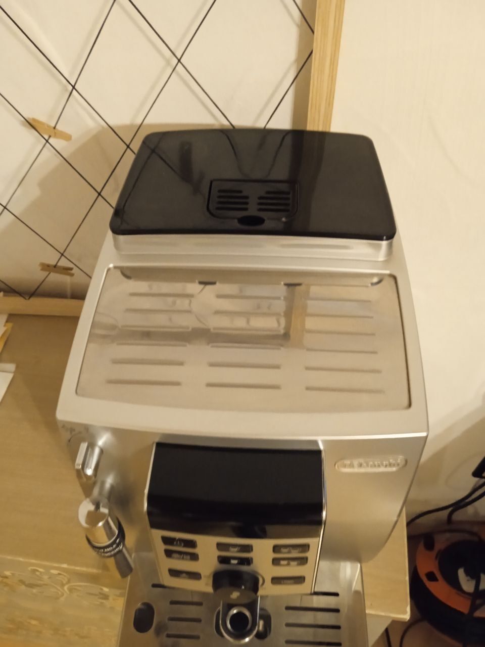 Кавомашина DeLonghi ECAM 13.123 B з Німеччини