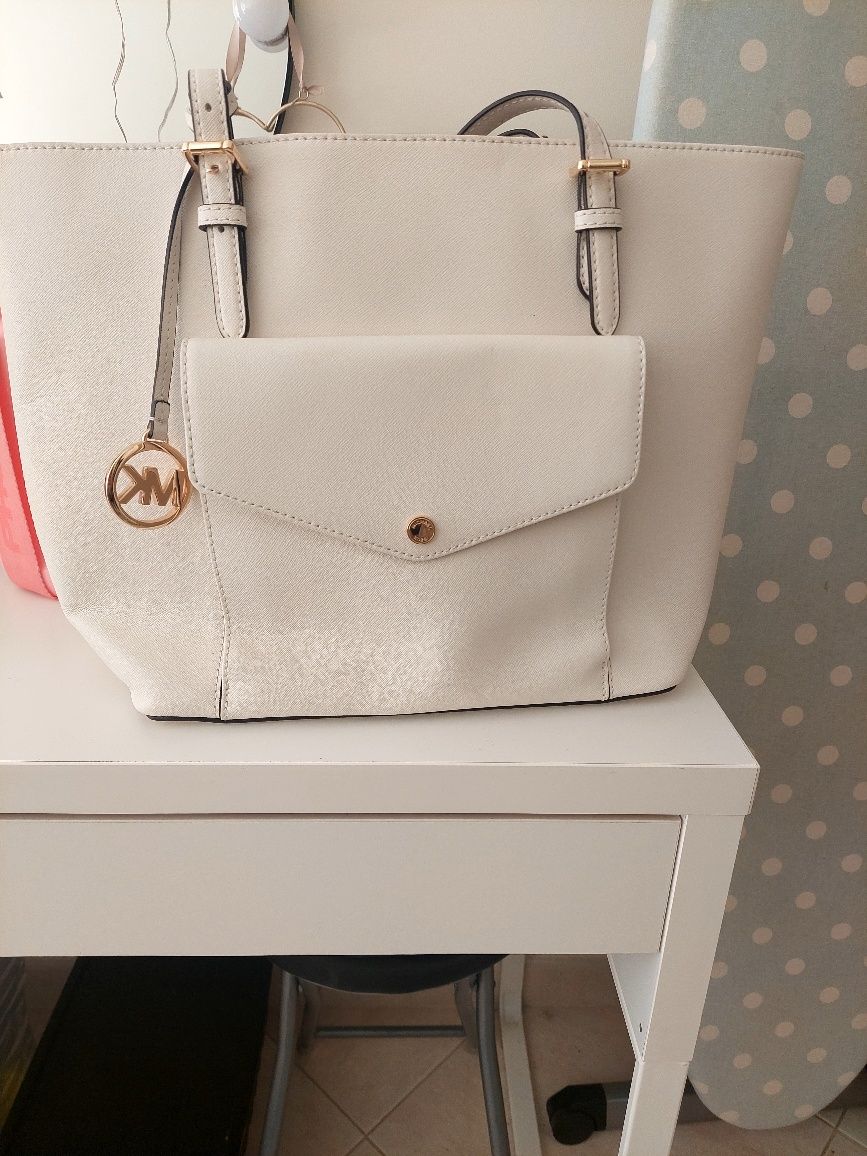 Mala Michael Kors