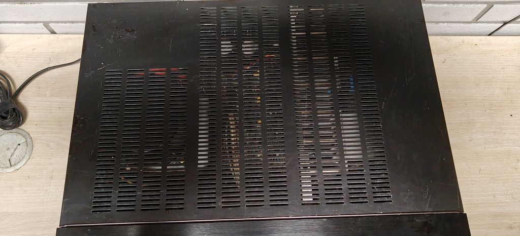 Wzmacniacz DENON PMA-680R.