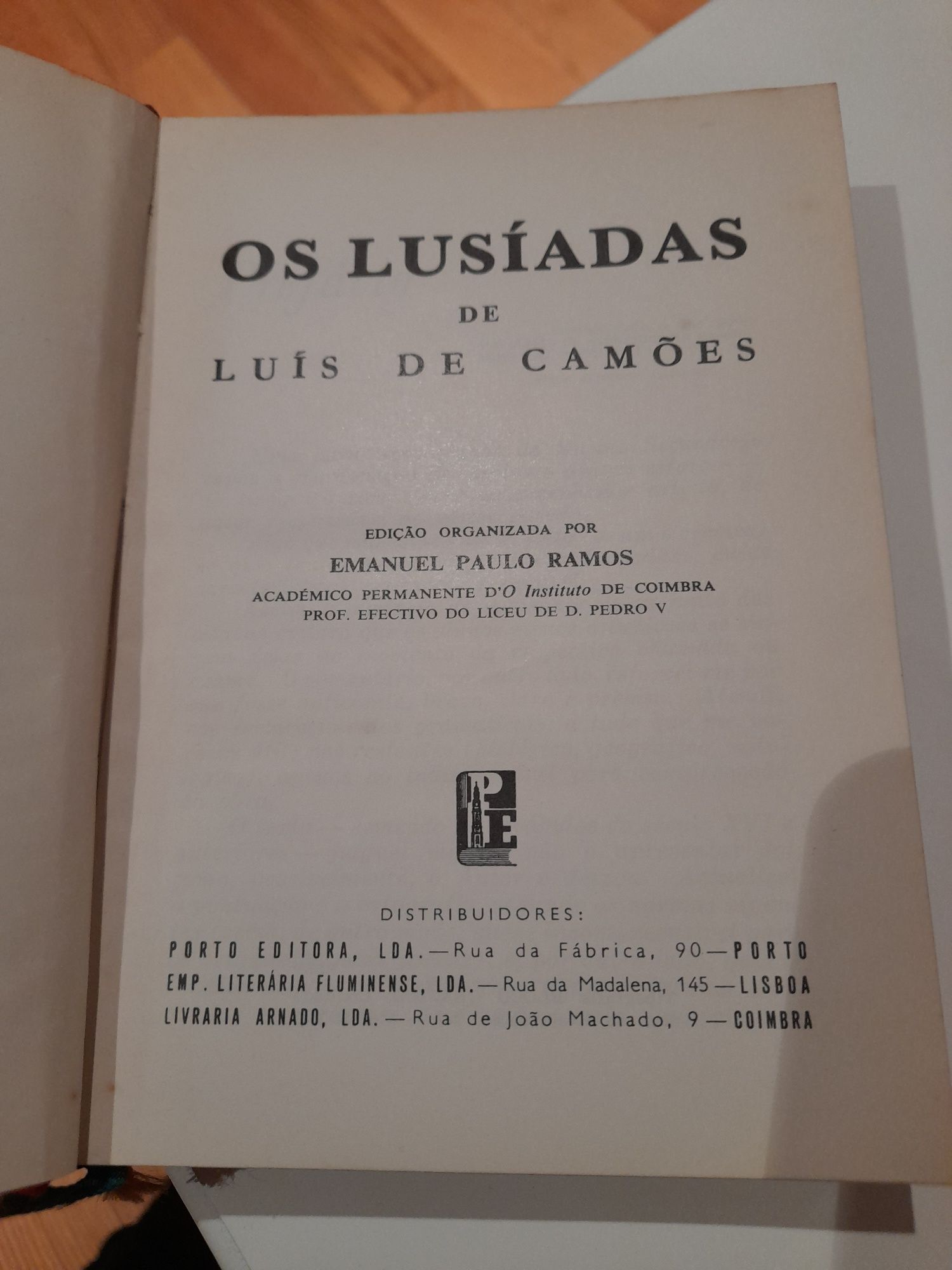 Livro antigo de Os Lusíadas