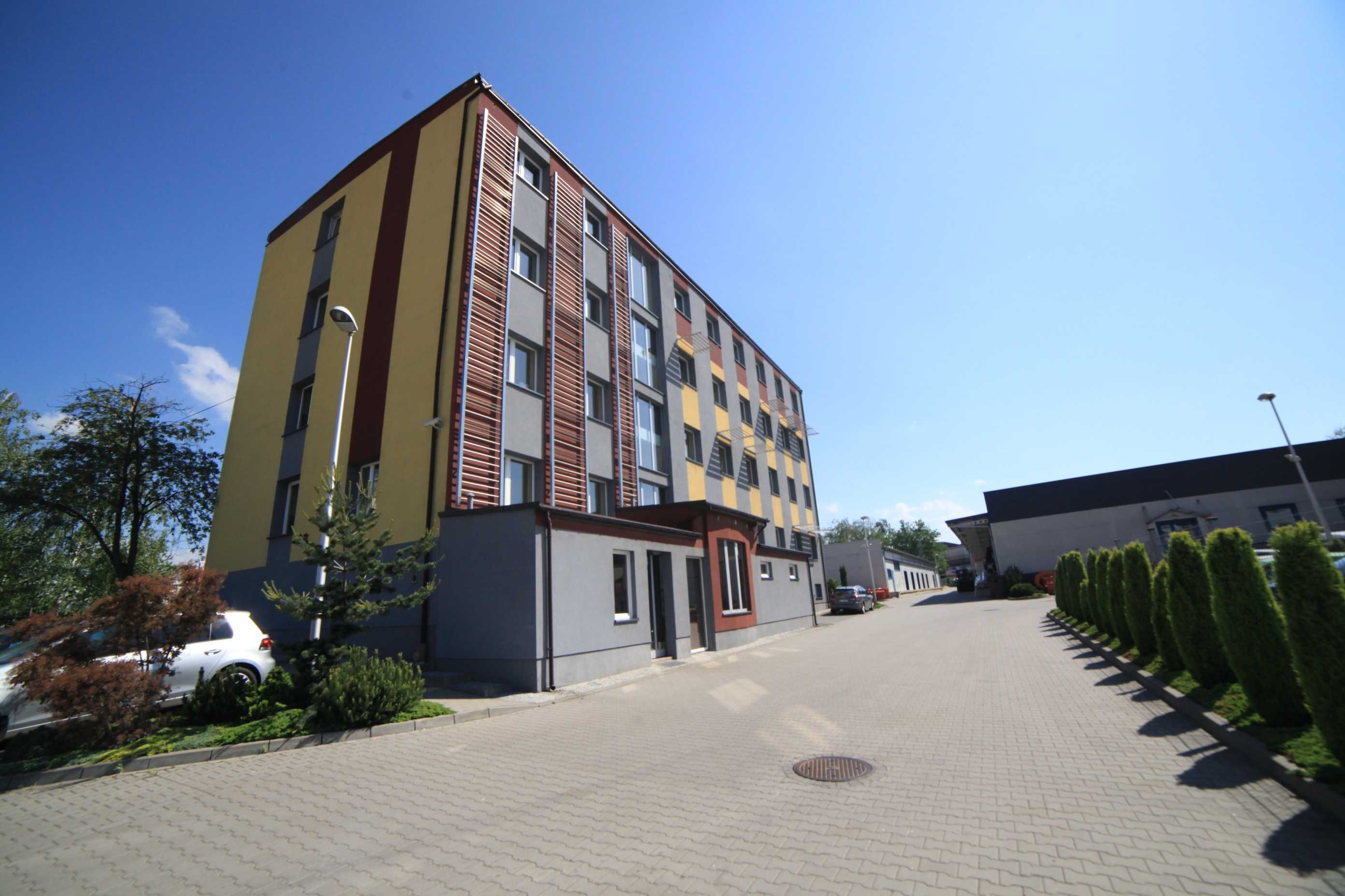 Mała piwnica do wynajęcia - 14,27 m2 - Tychy, ul. Fabryczna 12