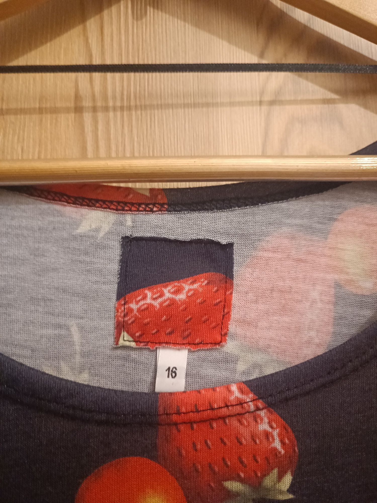 Granatowy owocowy top Primark rozmiar 44