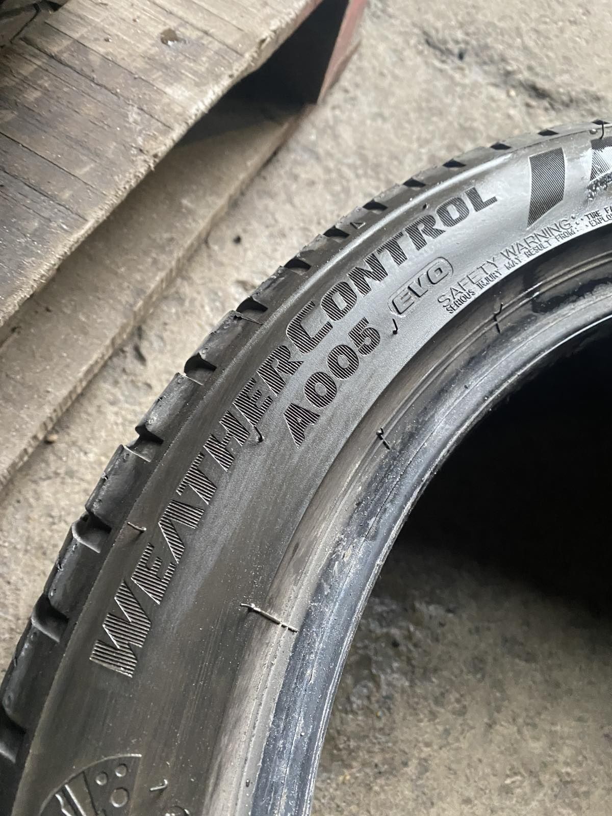 225.45.17 Bridgestone 4шт БУ склад шины резина из Европы всесезон 45