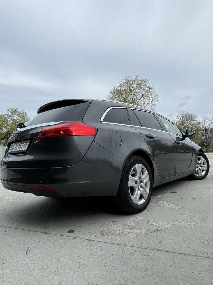 Opel Insignia 2.0 дизель Автомат