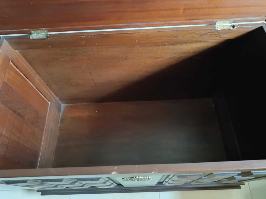 Arca em madeira de mogno Como Nova