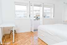 255187 - Quarto com cama de casal, com casa de...
