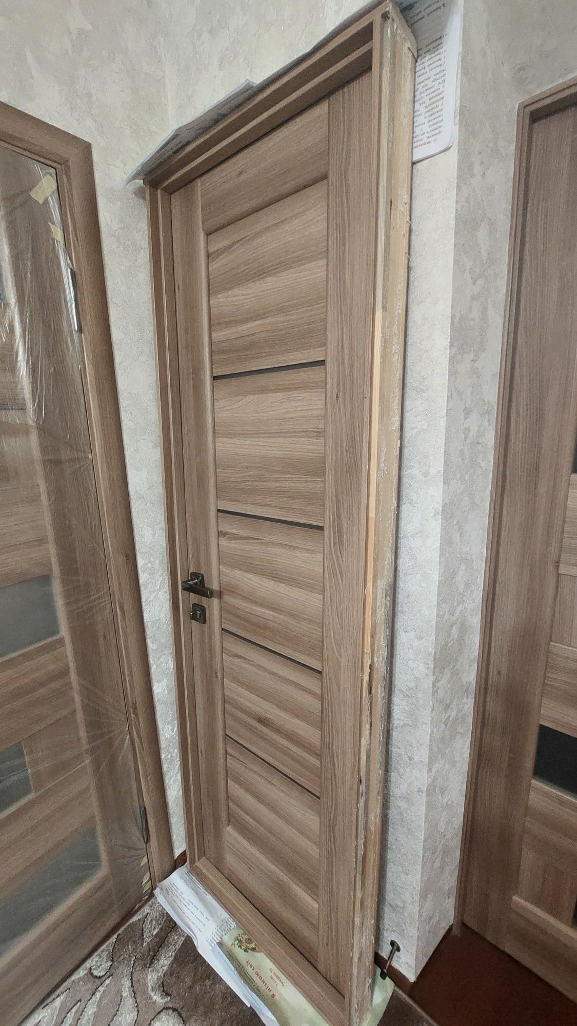 Міжкімнатні двері 2000×600 з коробкою , ручкою, замком.