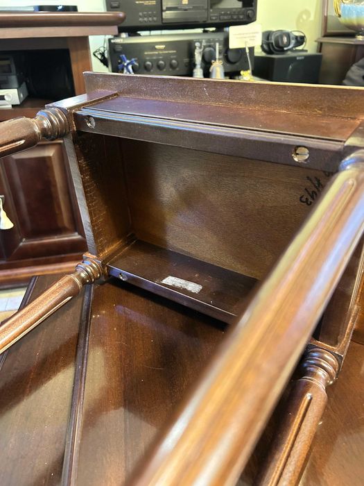 Three mahogany side tables in perfect condition64730297662977121