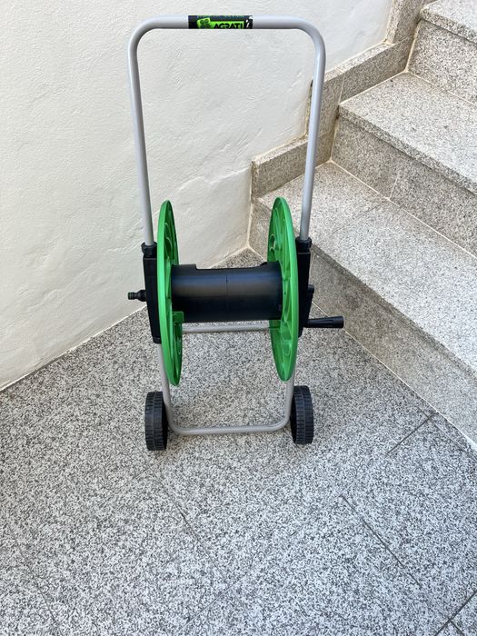 Carrinho para mangueira