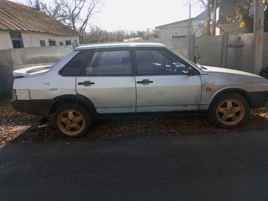 Продам машину ваз 99