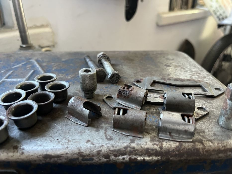 WSK 175 SHL M17/11 elementy sprzęgła sprzegła prezyny podkladki calosc