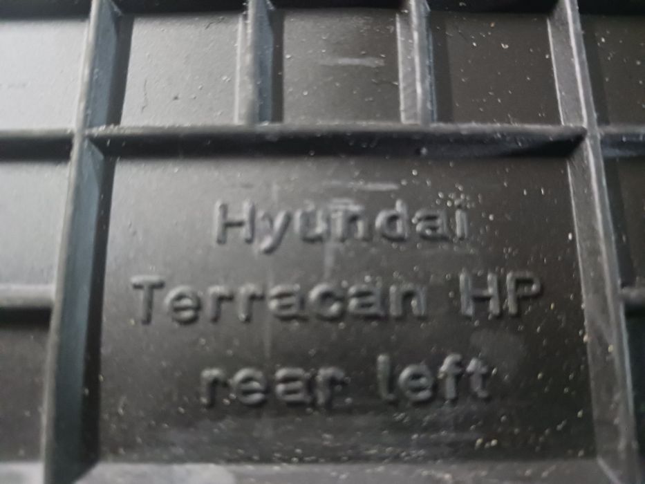 Oryginalne dywaniki gumowe Hyundai Terracan