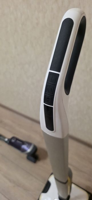 Моющий беспроводной пылесос керхер