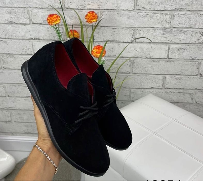 Жіночі туфлі оксфорди на низькій ході натуральна замша чорні