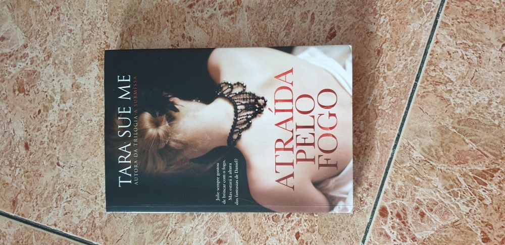 Livro Atraida pelo Fogo