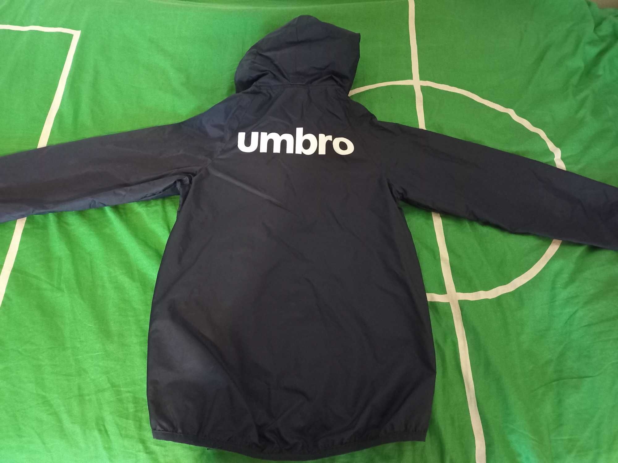 Przeciwdeszczowa kurtka umbro na 134 cm