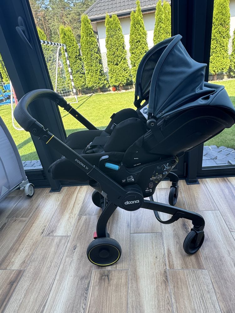 Doona IKS najnowszy Mobilny fotelik samochodowy Doona X - Nitro Black