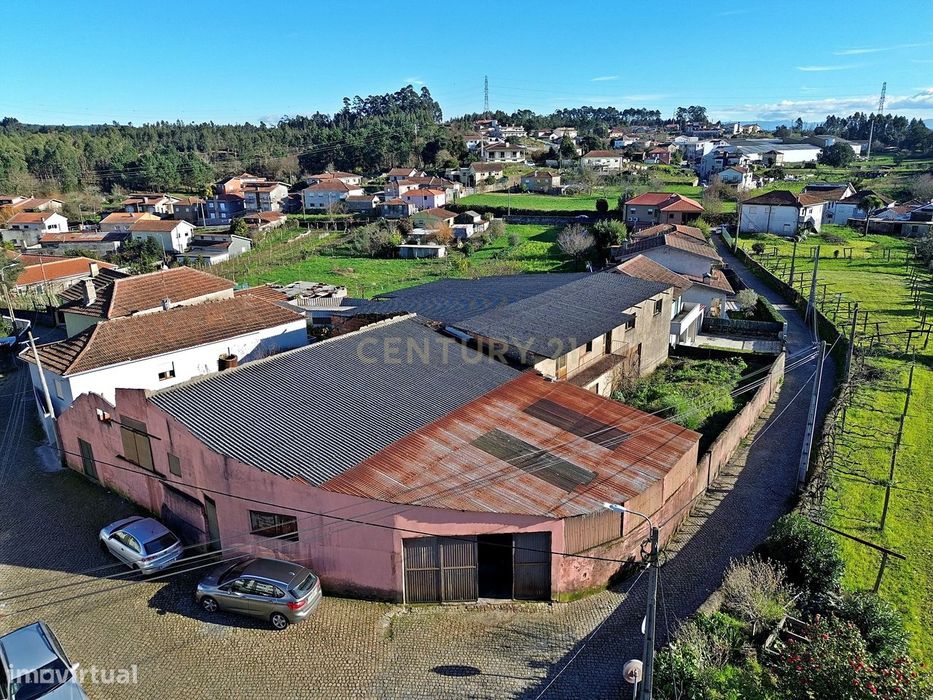 Armazém na Foz do Sousa