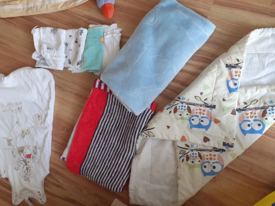 otulacz, rożek, kocyk , pieluchy